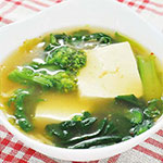 豆腐と春野菜のピリ辛スープ